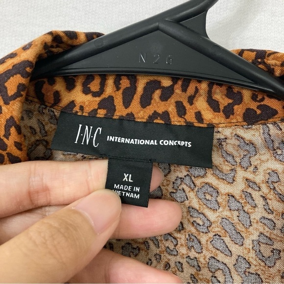 INC International Concepts Leopard Print Soft Tie Front Button Down XL - Picture 2 of 9